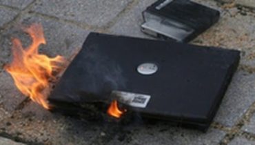 Phải làm sao khi laptop nóng khi sử dụng?